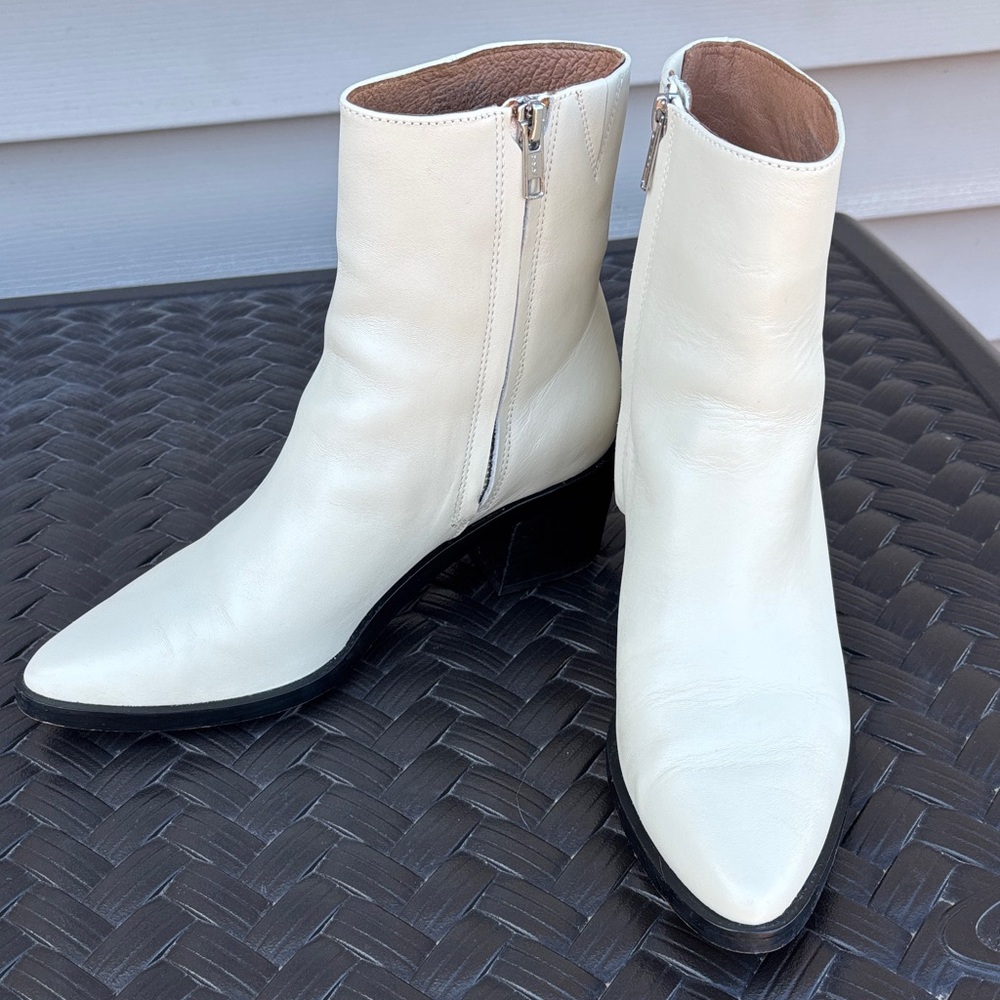 Madewell The Darcy Boot in Off White Size 7